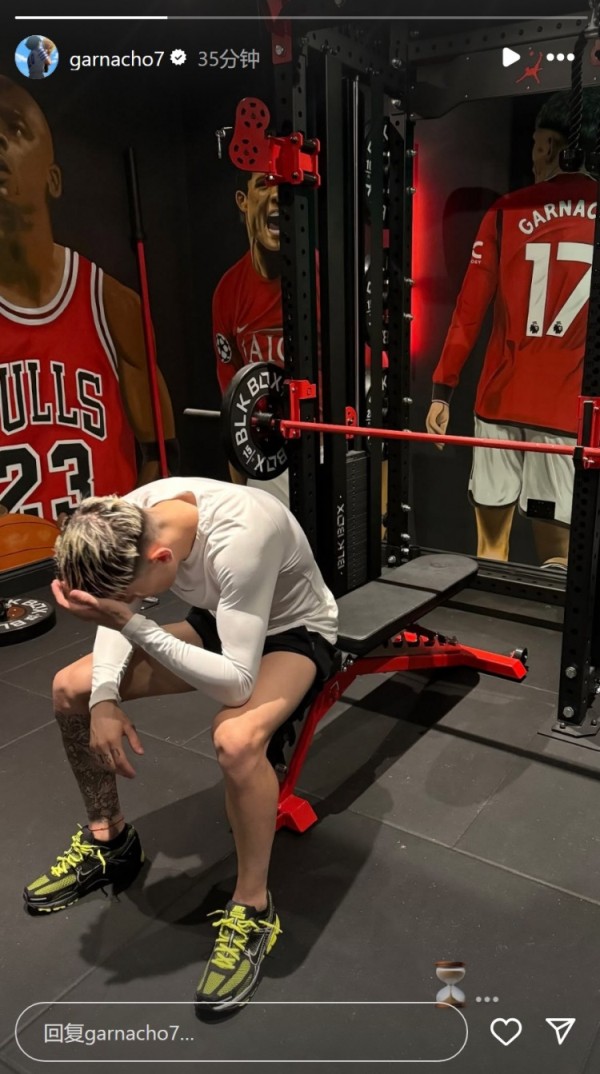 罗马诺解读加纳乔社媒动态：他正耐心等待转会切尔西交易完成